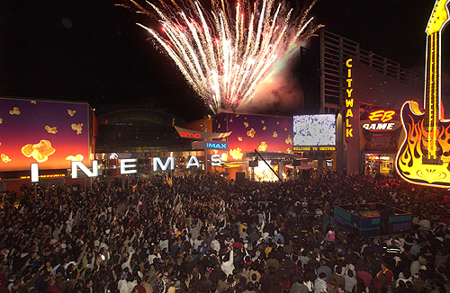 So do rockin' fireworks.