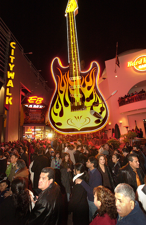 Giant guitars always make me feel warm and happy.